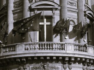 EU-domstolen ska klargöra om grundlagsskyddet för databaser är förenligt med GDPR